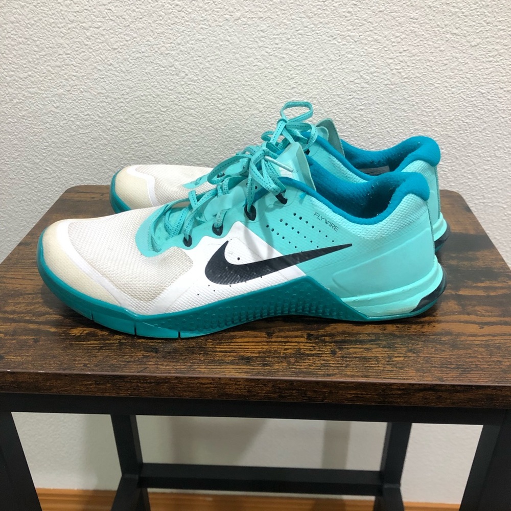 Nike Women’s Metcon 2 Sneakers